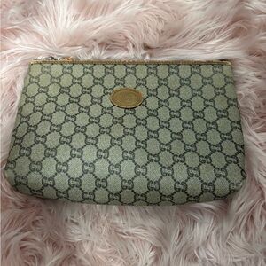 Gucci Plus Beige and Brown Women's cosmetic or clutch bag.